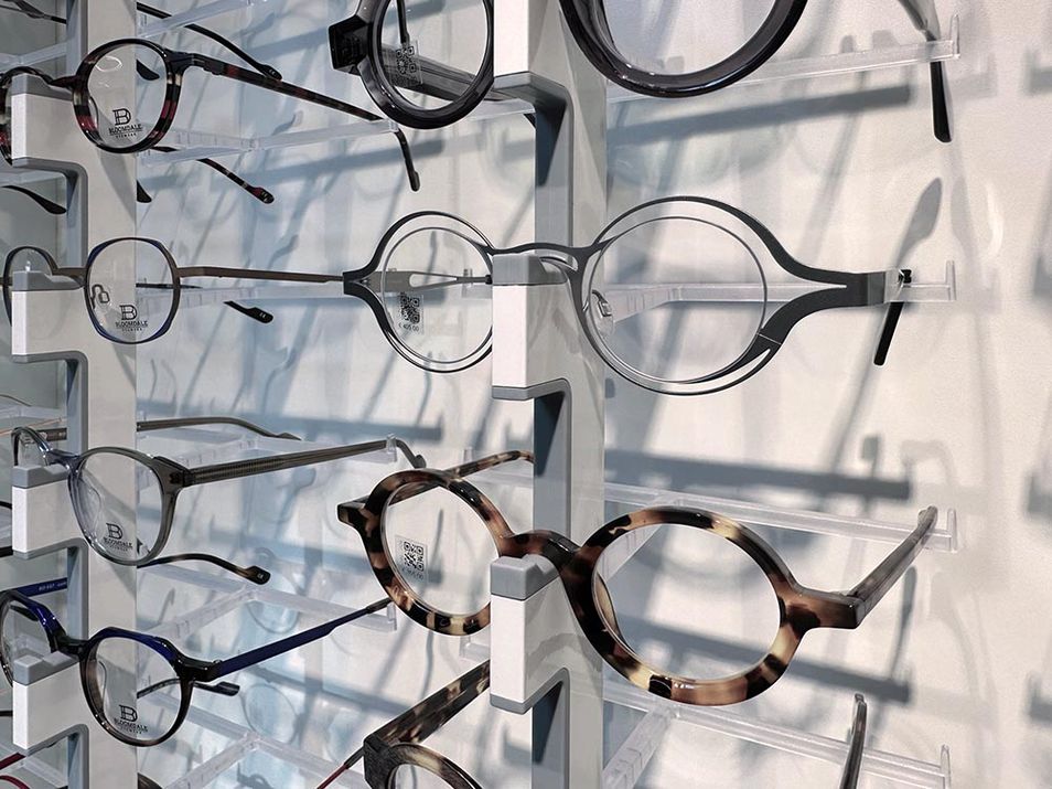 Top Vision Instore glasses wall display