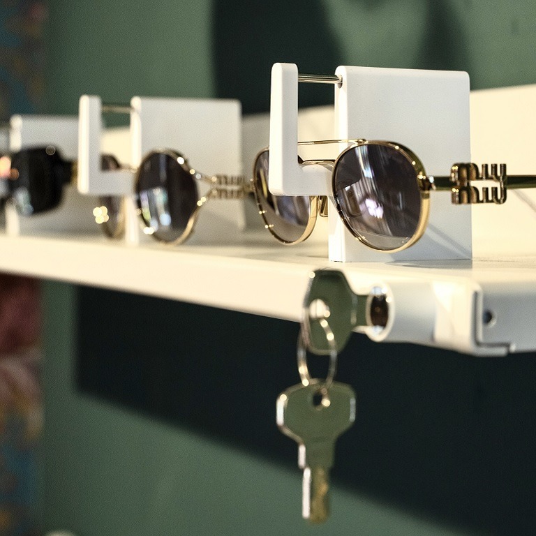 Top Vision Instore Schlüsselsichere Brillenablage