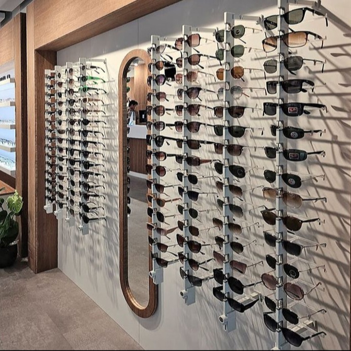 Top Vision Instore Sonnenbrillen präsentation wand